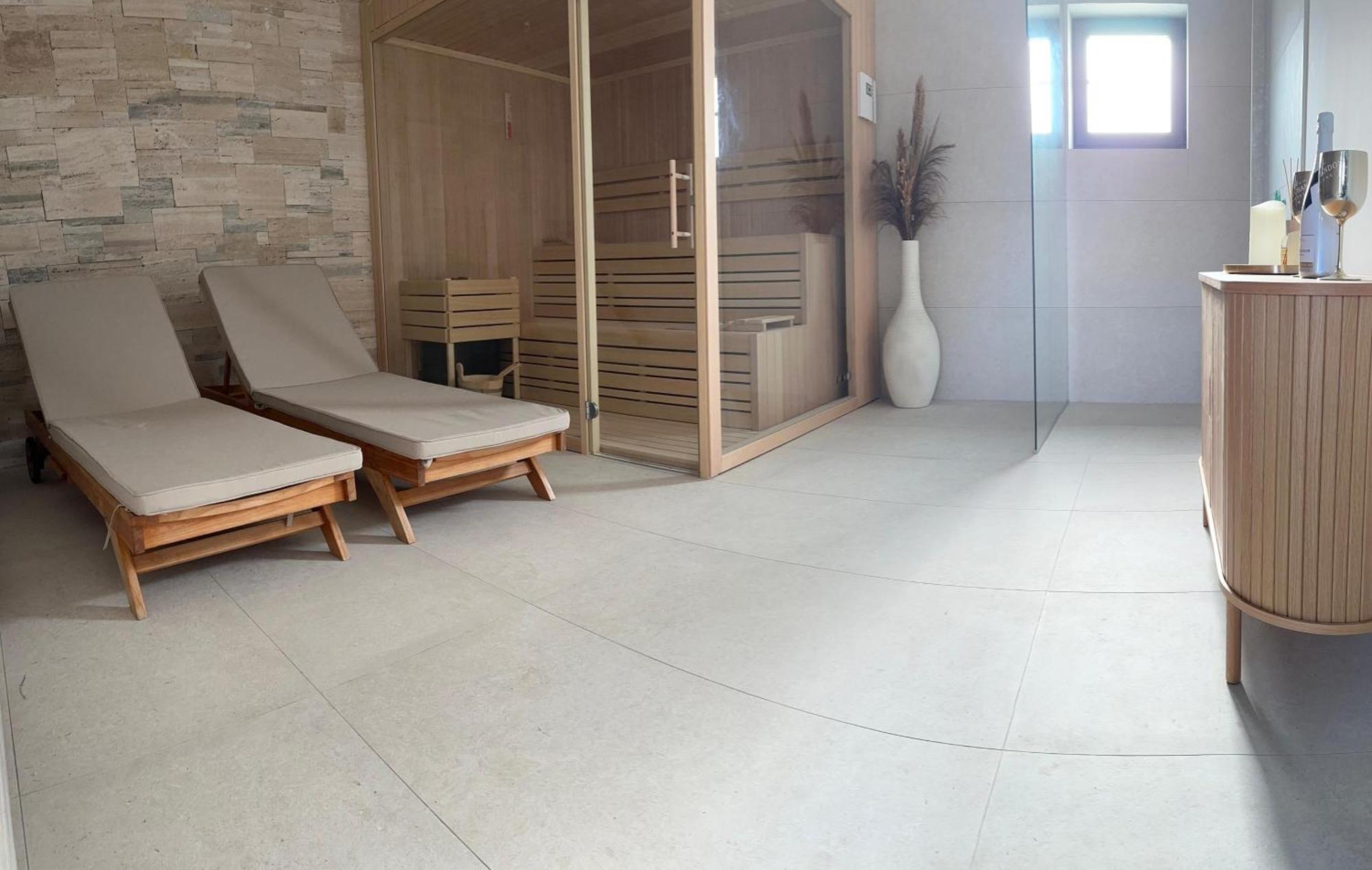 Villa Tina With Swimming Pool, Tennis Court, Games Room, Sauna, Gym, Bbq Policnik Luaran gambar