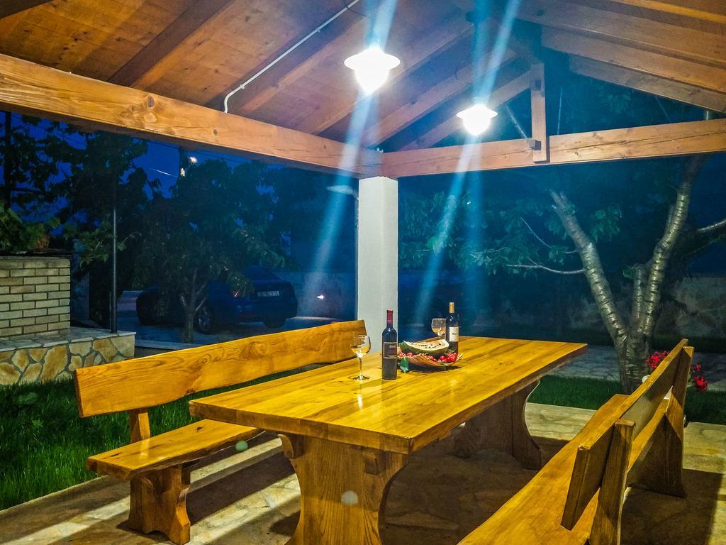 Villa Tina With Swimming Pool, Tennis Court, Games Room, Sauna, Gym, Bbq Policnik Luaran gambar